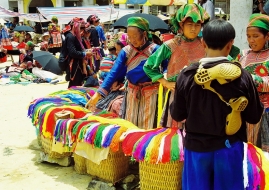 Bac Ha market - Sa Pa 2 days, hotel